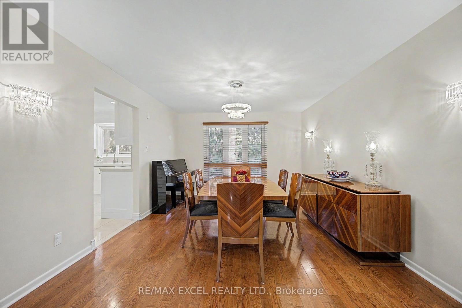 












46 ROBINTER DRIVE

,
Toronto (Newtonbrook East),




Ontario
M2M3R2

