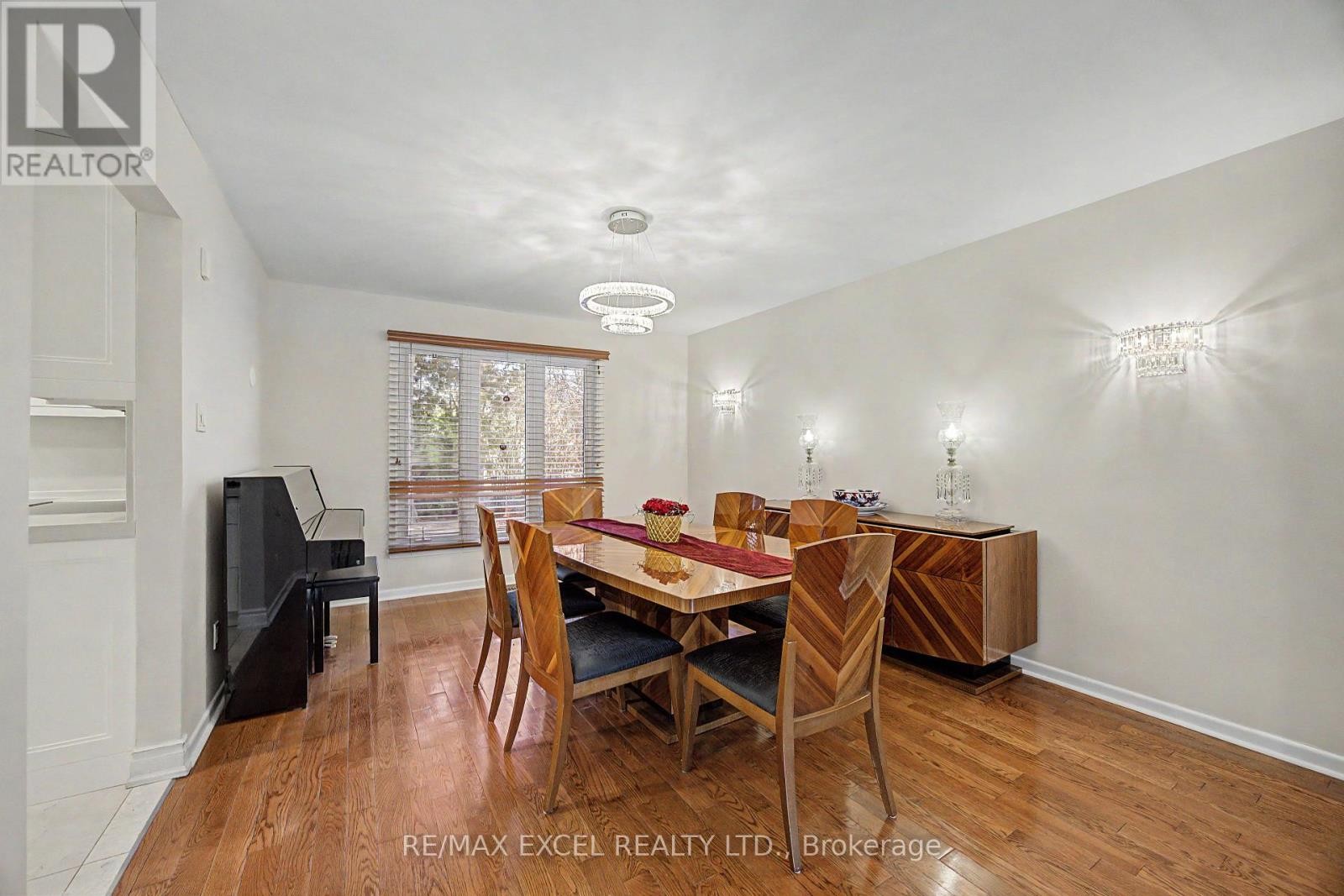 












46 ROBINTER DRIVE

,
Toronto (Newtonbrook East),




Ontario
M2M3R2

