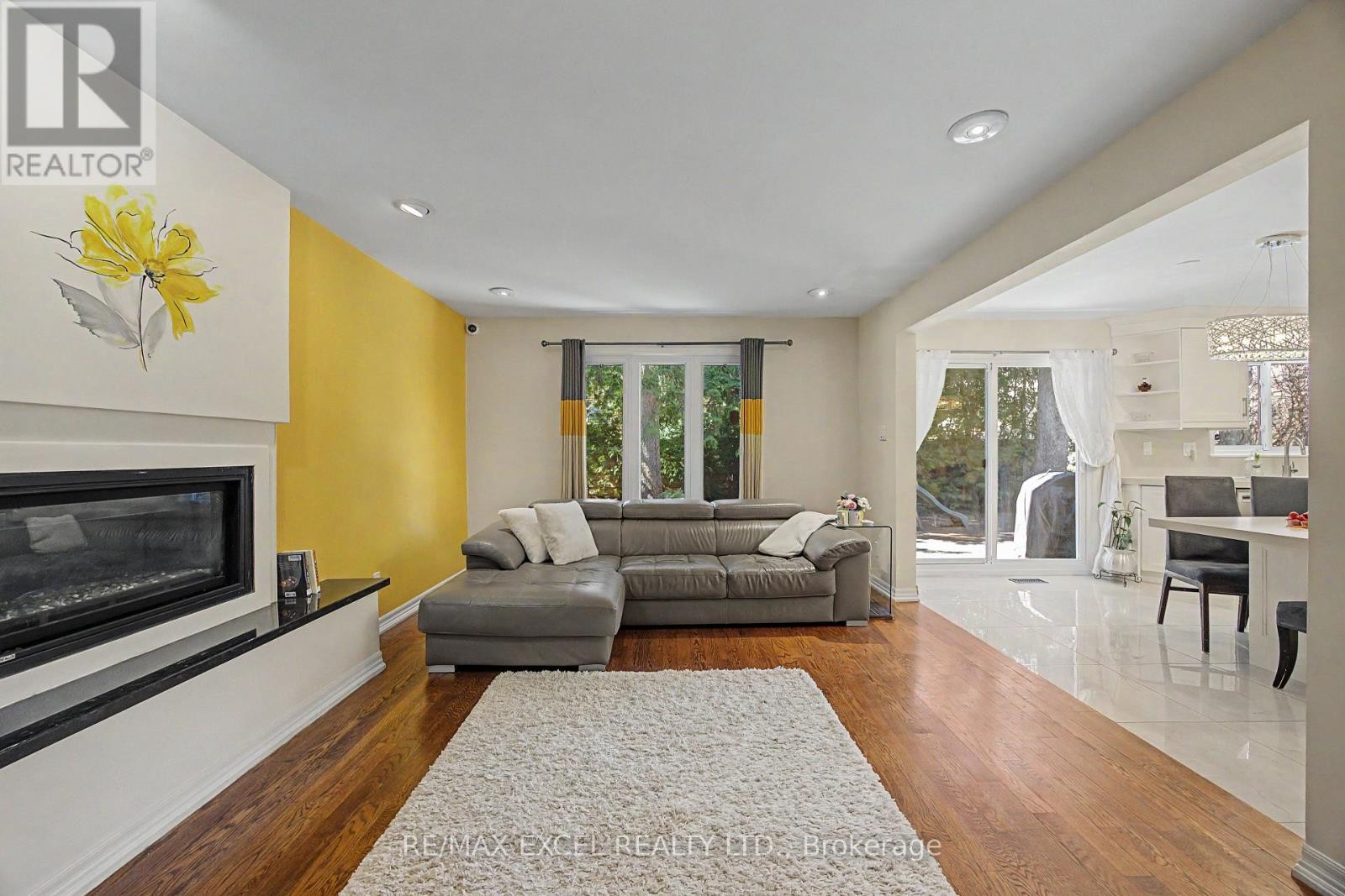 












46 ROBINTER DRIVE

,
Toronto (Newtonbrook East),




Ontario
M2M3R2

