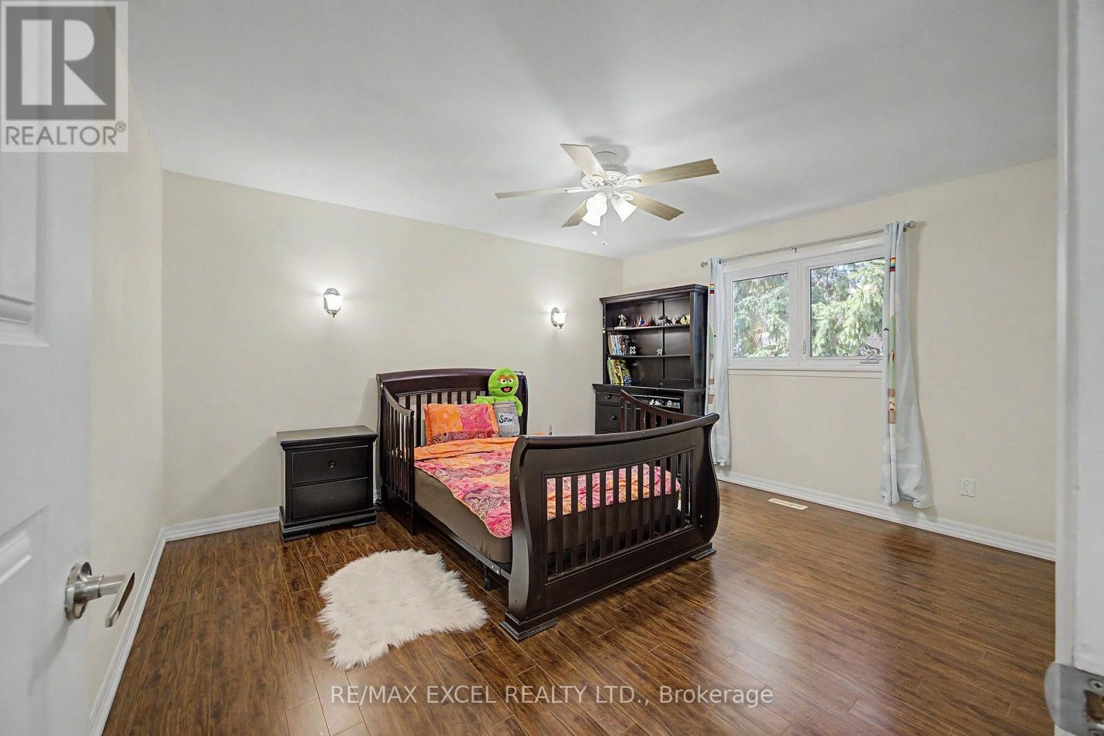 












46 ROBINTER DRIVE

,
Toronto (Newtonbrook East),




Ontario
M2M3R2

