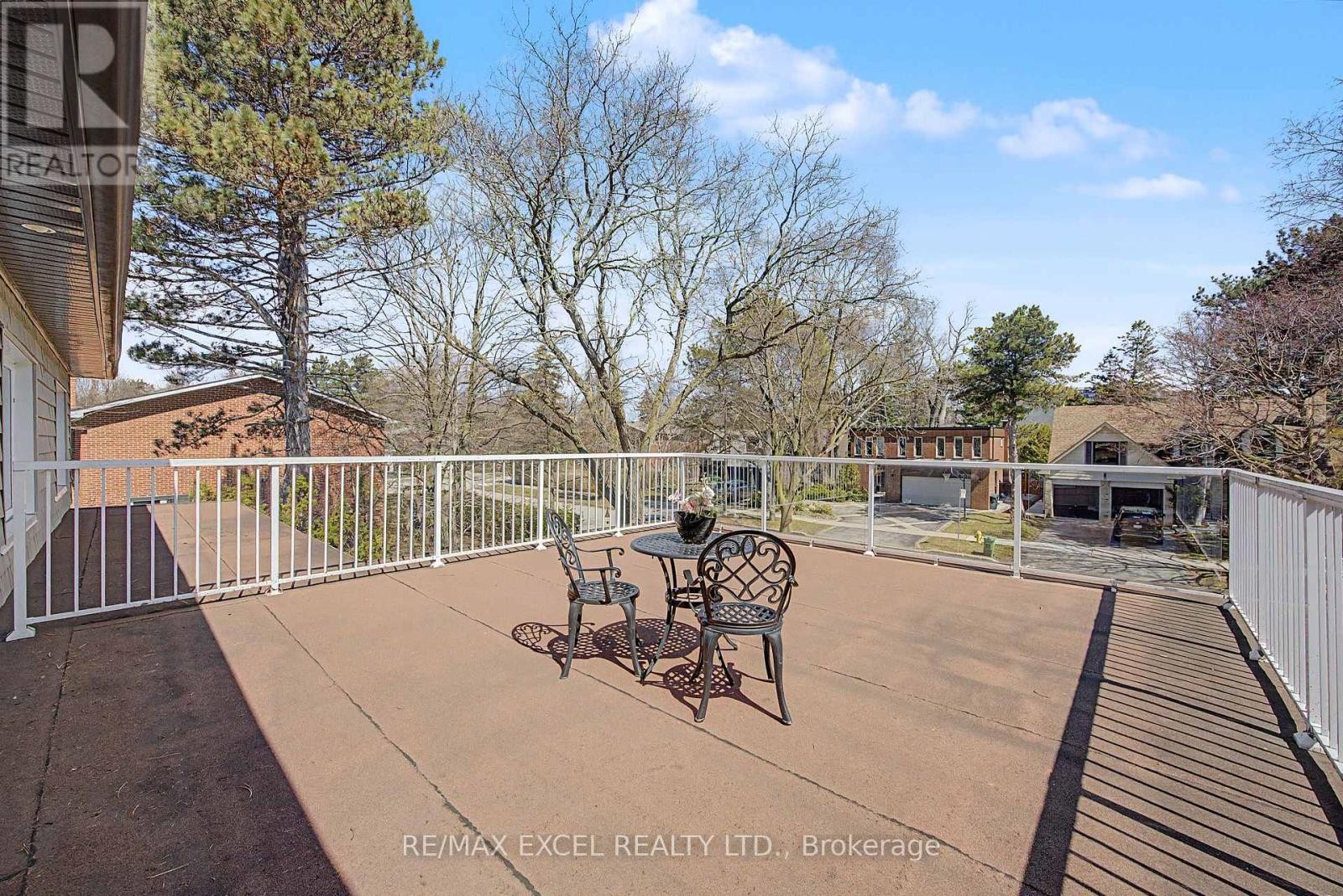 












46 ROBINTER DRIVE

,
Toronto (Newtonbrook East),




Ontario
M2M3R2

