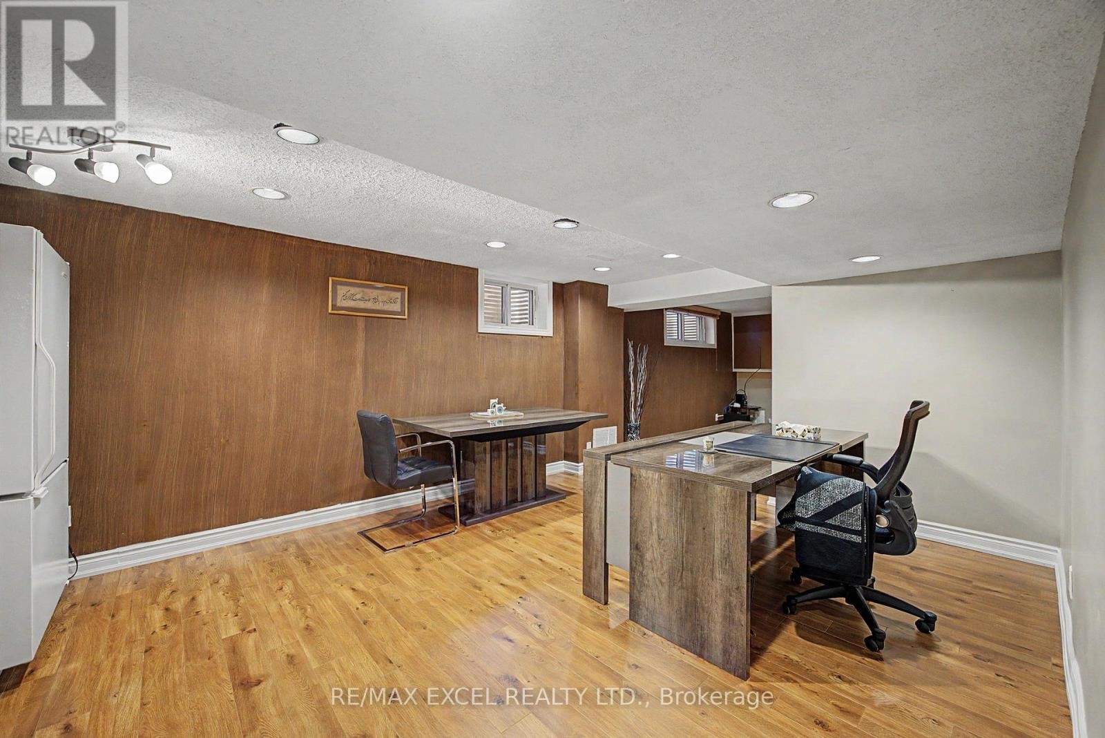 












46 ROBINTER DRIVE

,
Toronto (Newtonbrook East),




Ontario
M2M3R2

