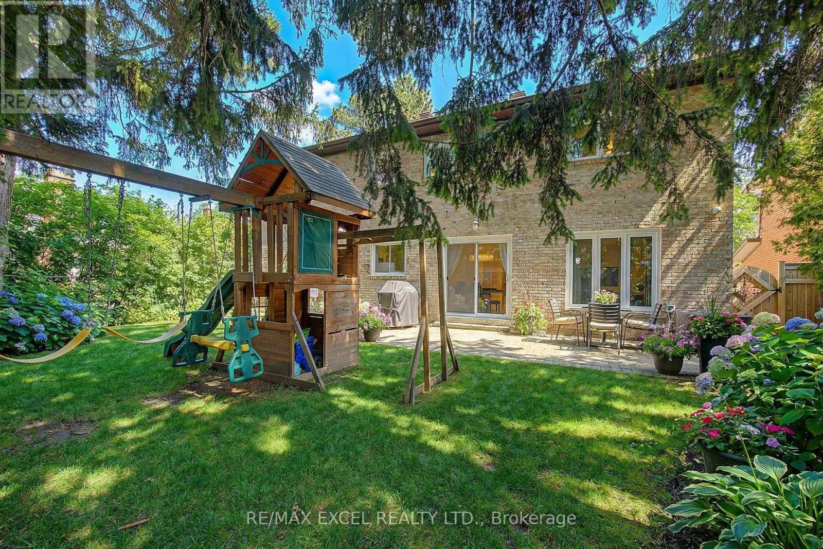 












46 ROBINTER DRIVE

,
Toronto (Newtonbrook East),




Ontario
M2M3R2

