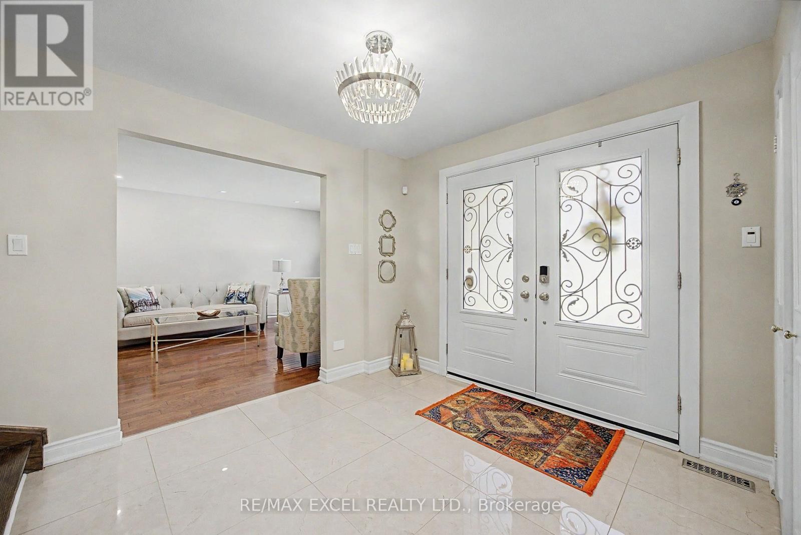 












46 ROBINTER DRIVE

,
Toronto (Newtonbrook East),




Ontario
M2M3R2

