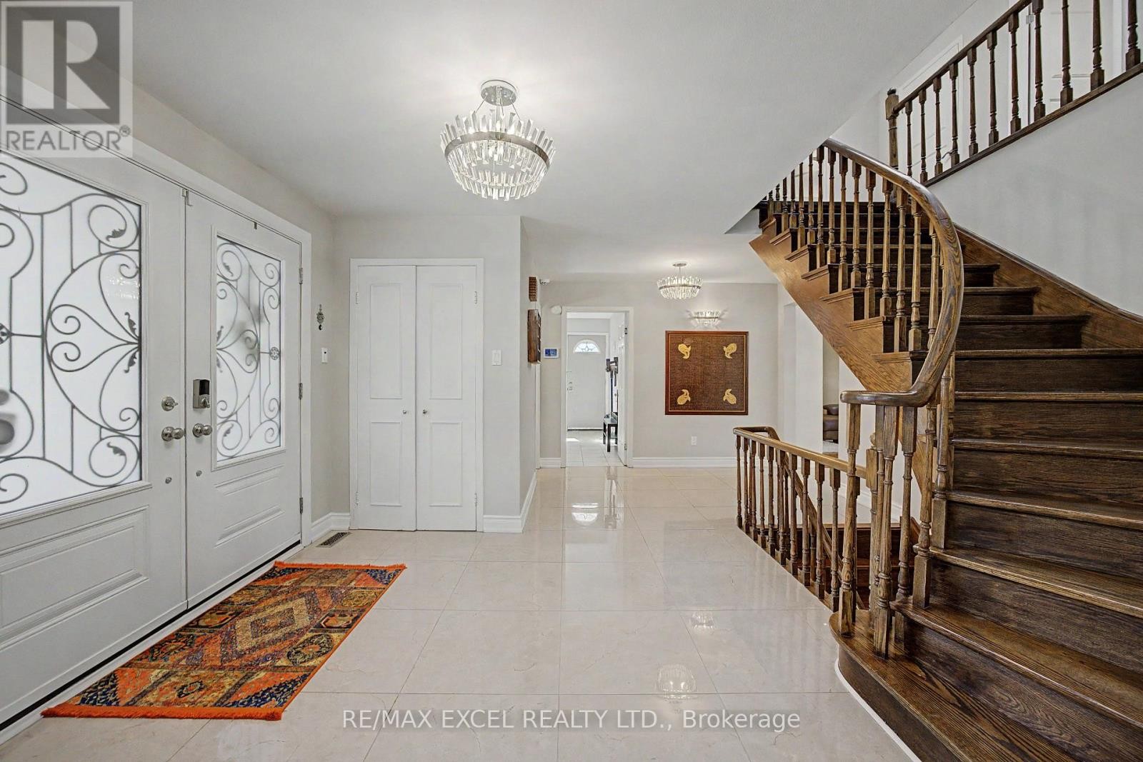 












46 ROBINTER DRIVE

,
Toronto (Newtonbrook East),




Ontario
M2M3R2

