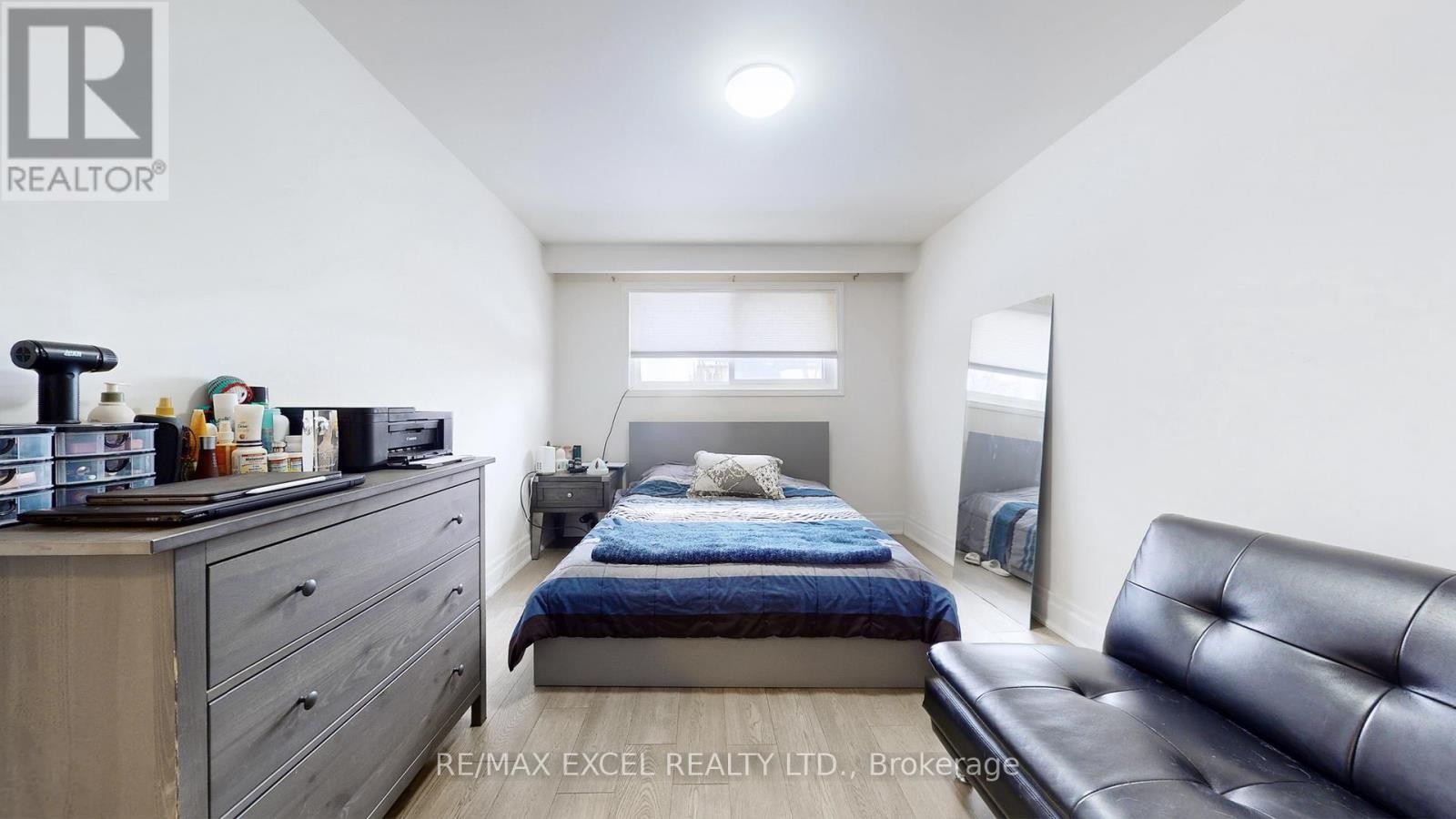 












19 CLANCY DRIVE

,
Toronto (Don Valley Village),




Ontario
M2J2V7

