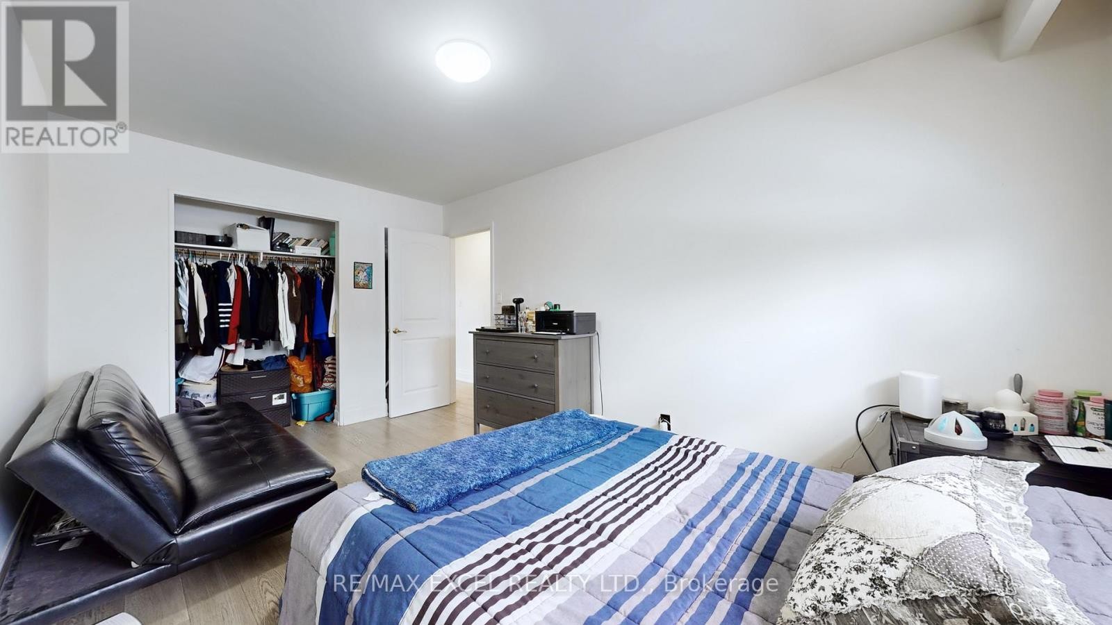 












19 CLANCY DRIVE

,
Toronto (Don Valley Village),




Ontario
M2J2V7

