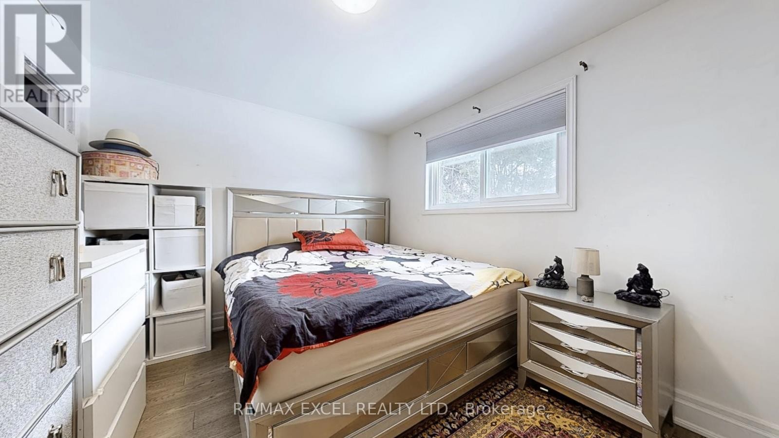 












19 CLANCY DRIVE

,
Toronto (Don Valley Village),




Ontario
M2J2V7

