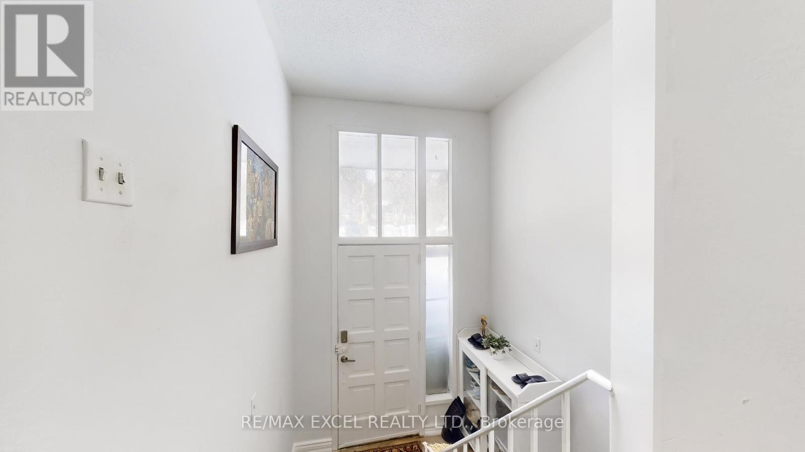 












19 CLANCY DRIVE

,
Toronto (Don Valley Village),




Ontario
M2J2V7

