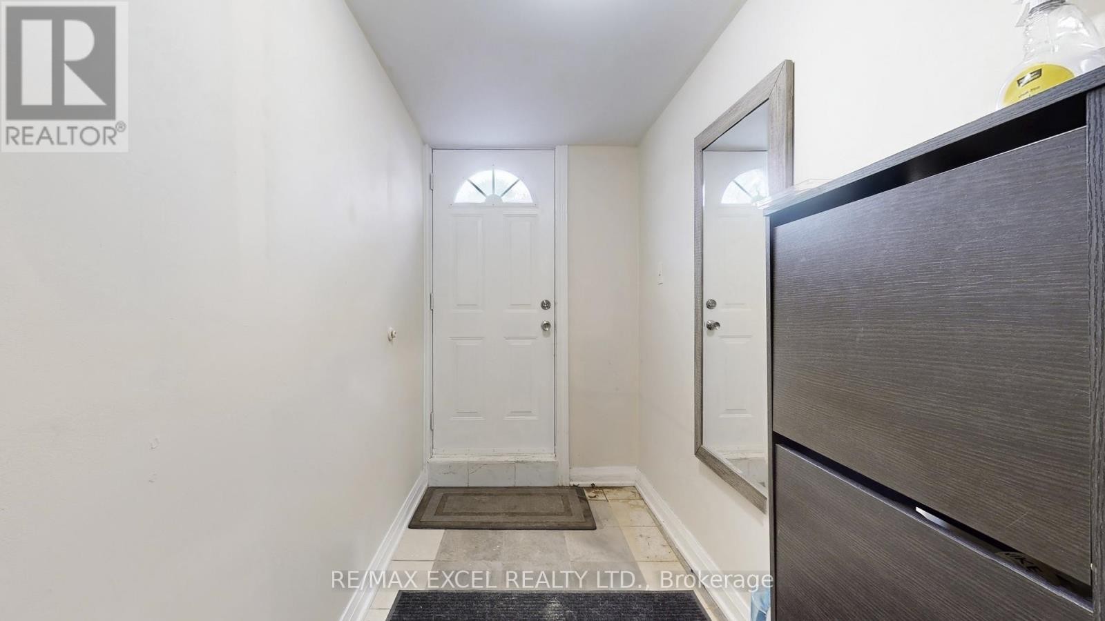 












19 CLANCY DRIVE

,
Toronto (Don Valley Village),




Ontario
M2J2V7

