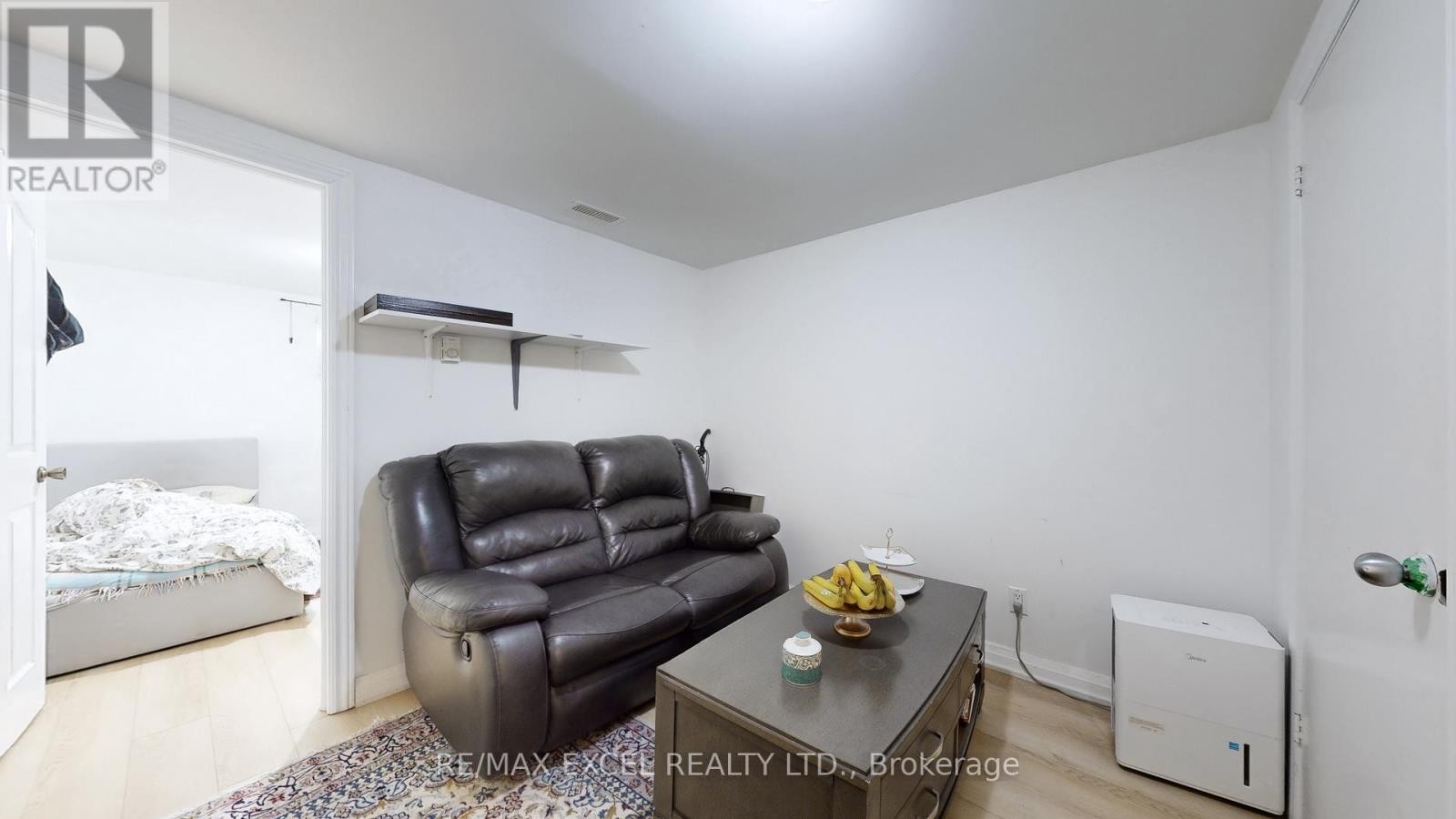












19 CLANCY DRIVE

,
Toronto (Don Valley Village),




Ontario
M2J2V7


