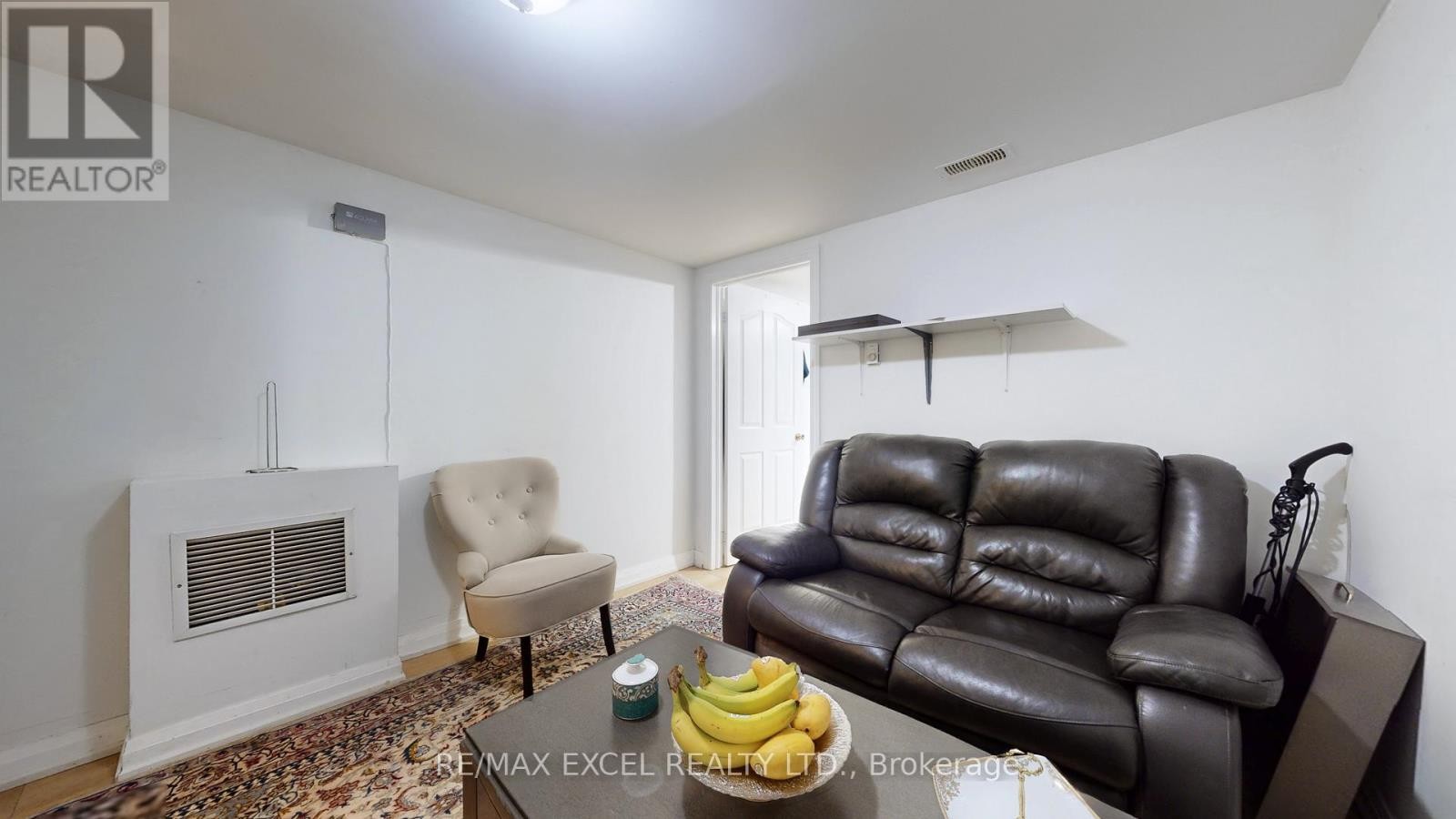 












19 CLANCY DRIVE

,
Toronto (Don Valley Village),




Ontario
M2J2V7

