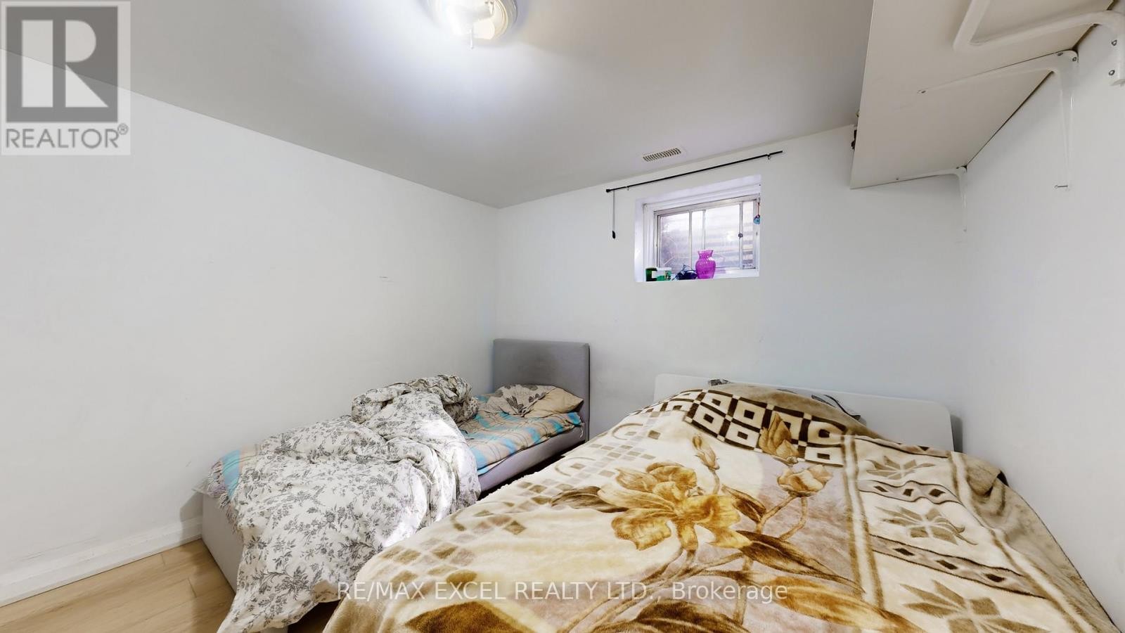 












19 CLANCY DRIVE

,
Toronto (Don Valley Village),




Ontario
M2J2V7

