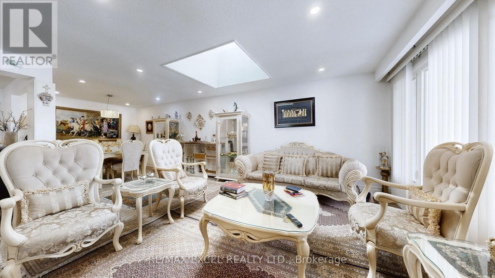 












19 CLANCY DRIVE

,
Toronto (Don Valley Village),




Ontario
M2J2V7

