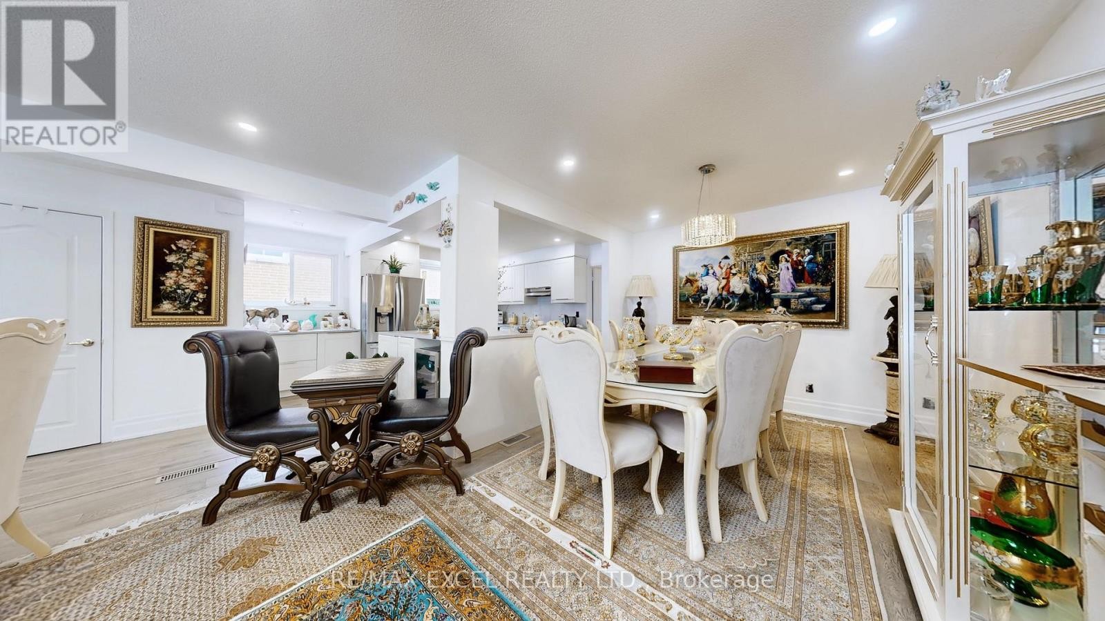 












19 CLANCY DRIVE

,
Toronto (Don Valley Village),




Ontario
M2J2V7

