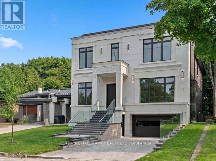 












215 NORTHWOOD DRIVE

,
Toronto (Newtonbrook East),




Ontario
M2M2K5

