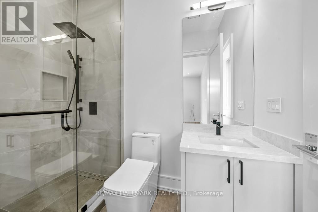 












215 NORTHWOOD DRIVE

,
Toronto (Newtonbrook East),




Ontario
M2M2K5

