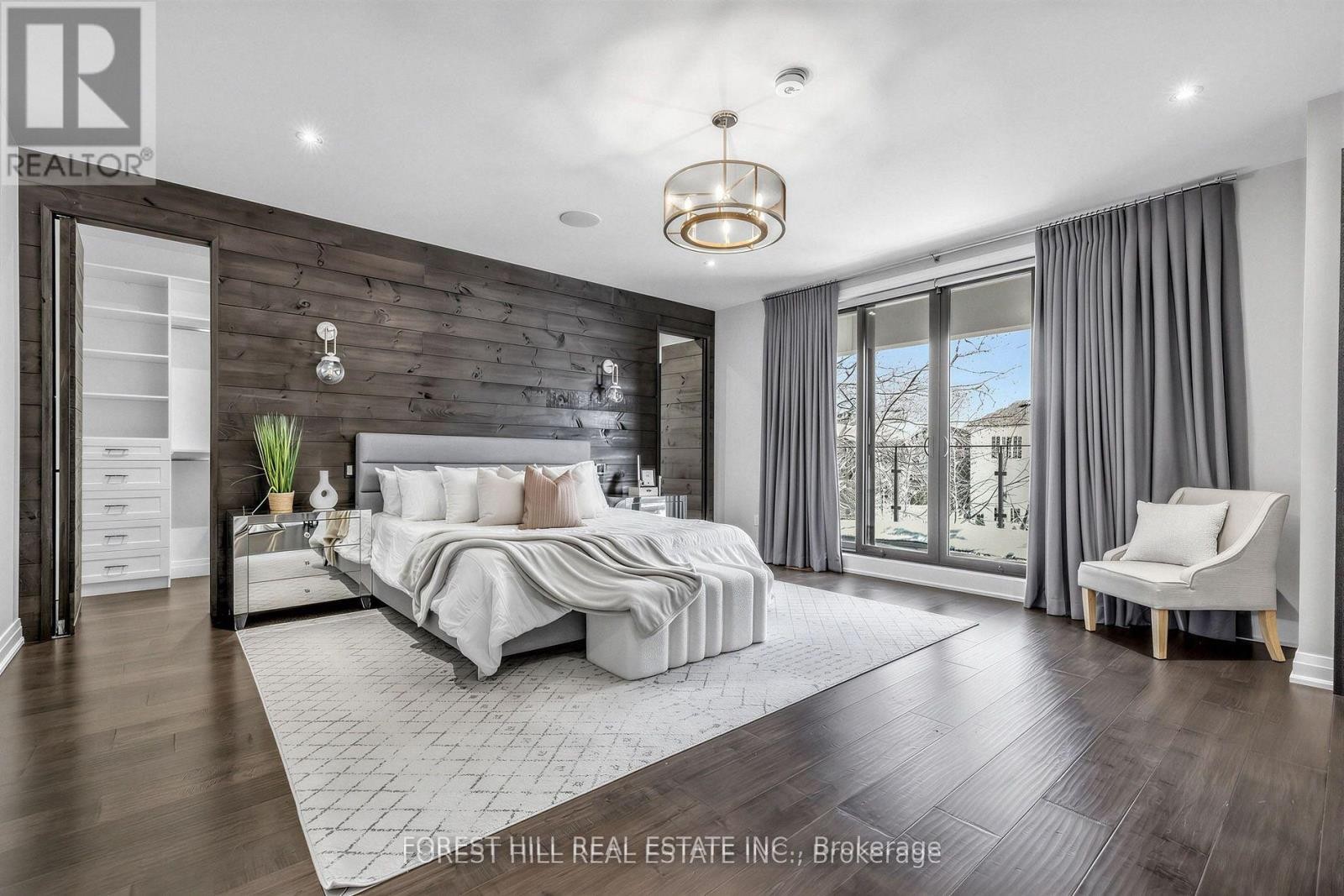 












41 INVERMAY AVENUE

,
Toronto (Clanton Park),




Ontario
M3H1Z1

