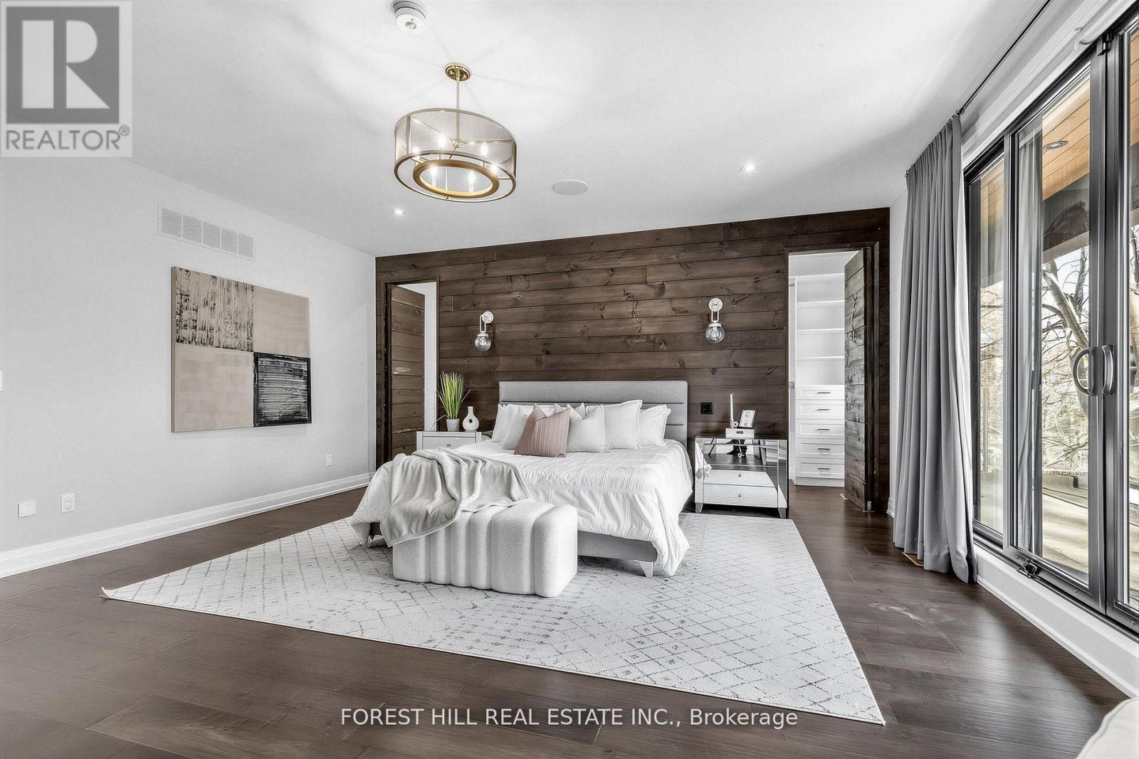 












41 INVERMAY AVENUE

,
Toronto (Clanton Park),




Ontario
M3H1Z1

