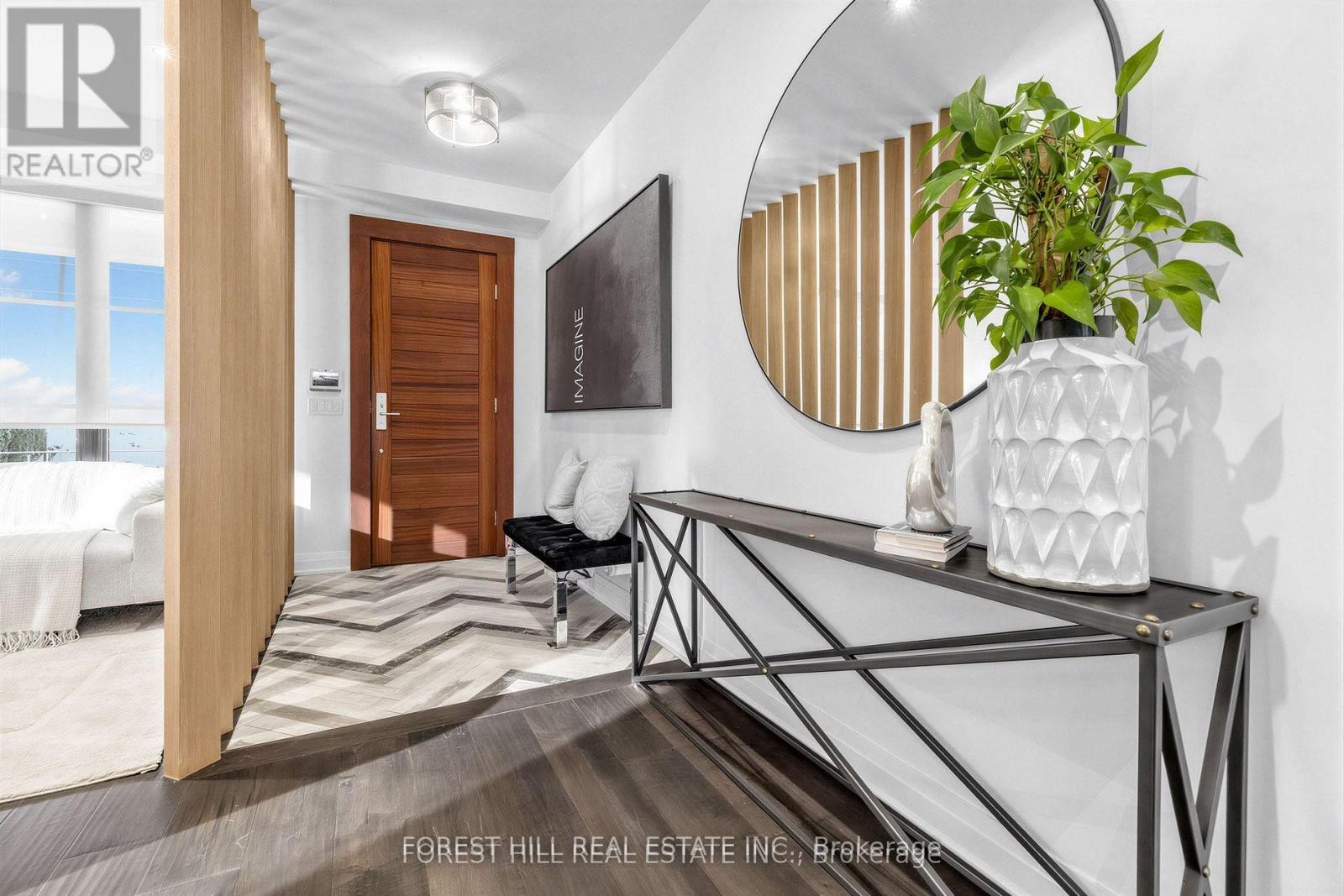 












41 INVERMAY AVENUE

,
Toronto (Clanton Park),




Ontario
M3H1Z1

