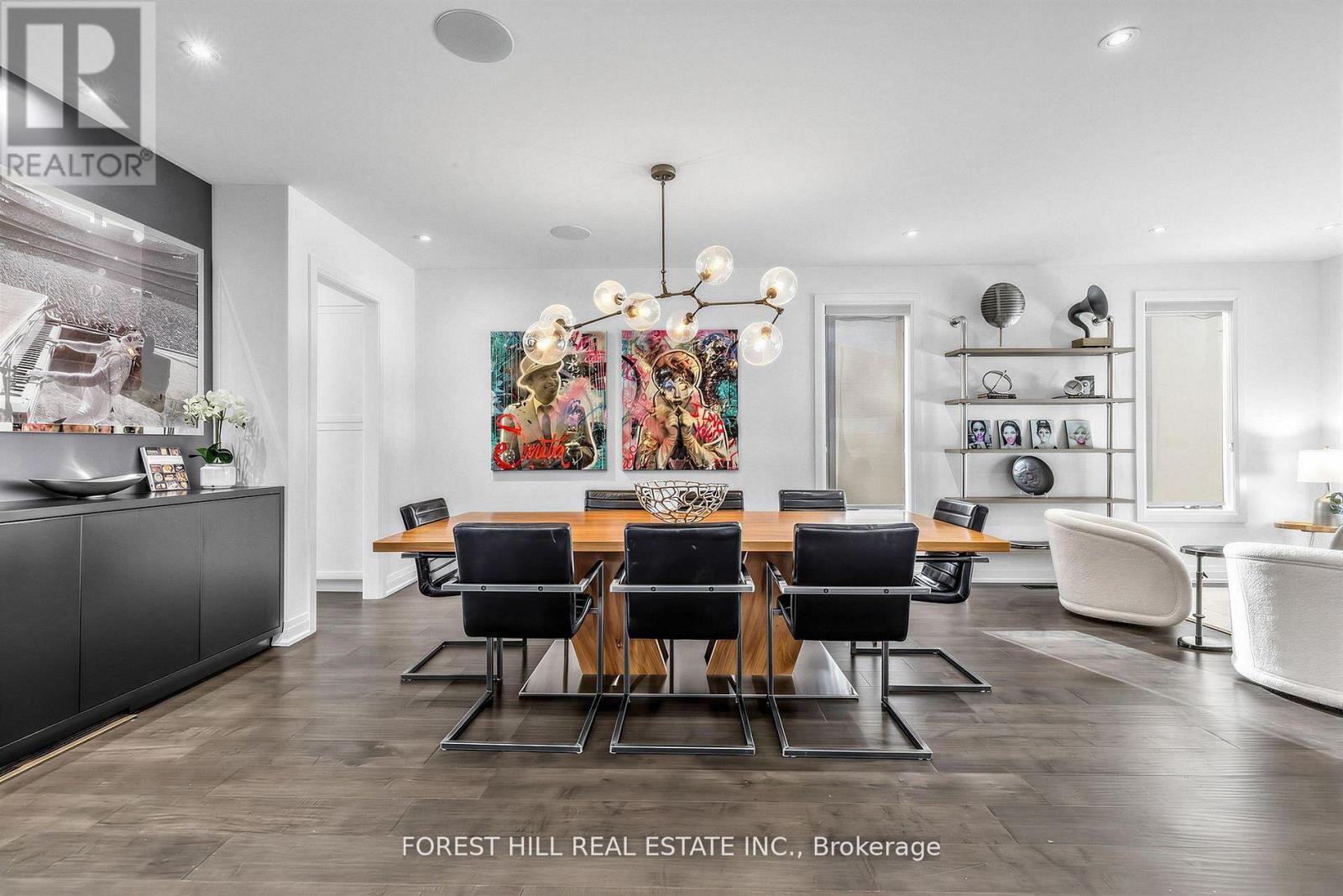 












41 INVERMAY AVENUE

,
Toronto (Clanton Park),




Ontario
M3H1Z1

