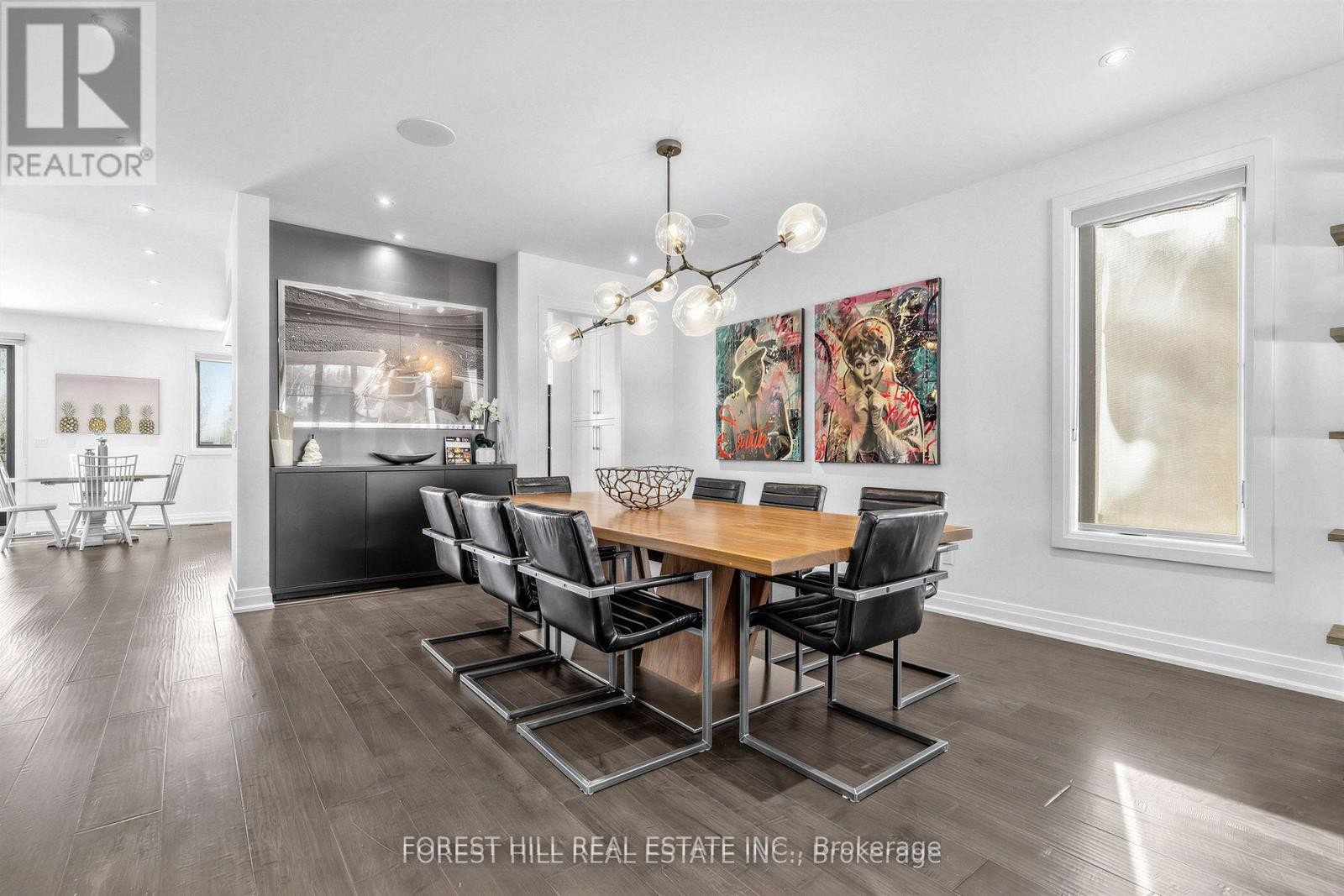 












41 INVERMAY AVENUE

,
Toronto (Clanton Park),




Ontario
M3H1Z1

