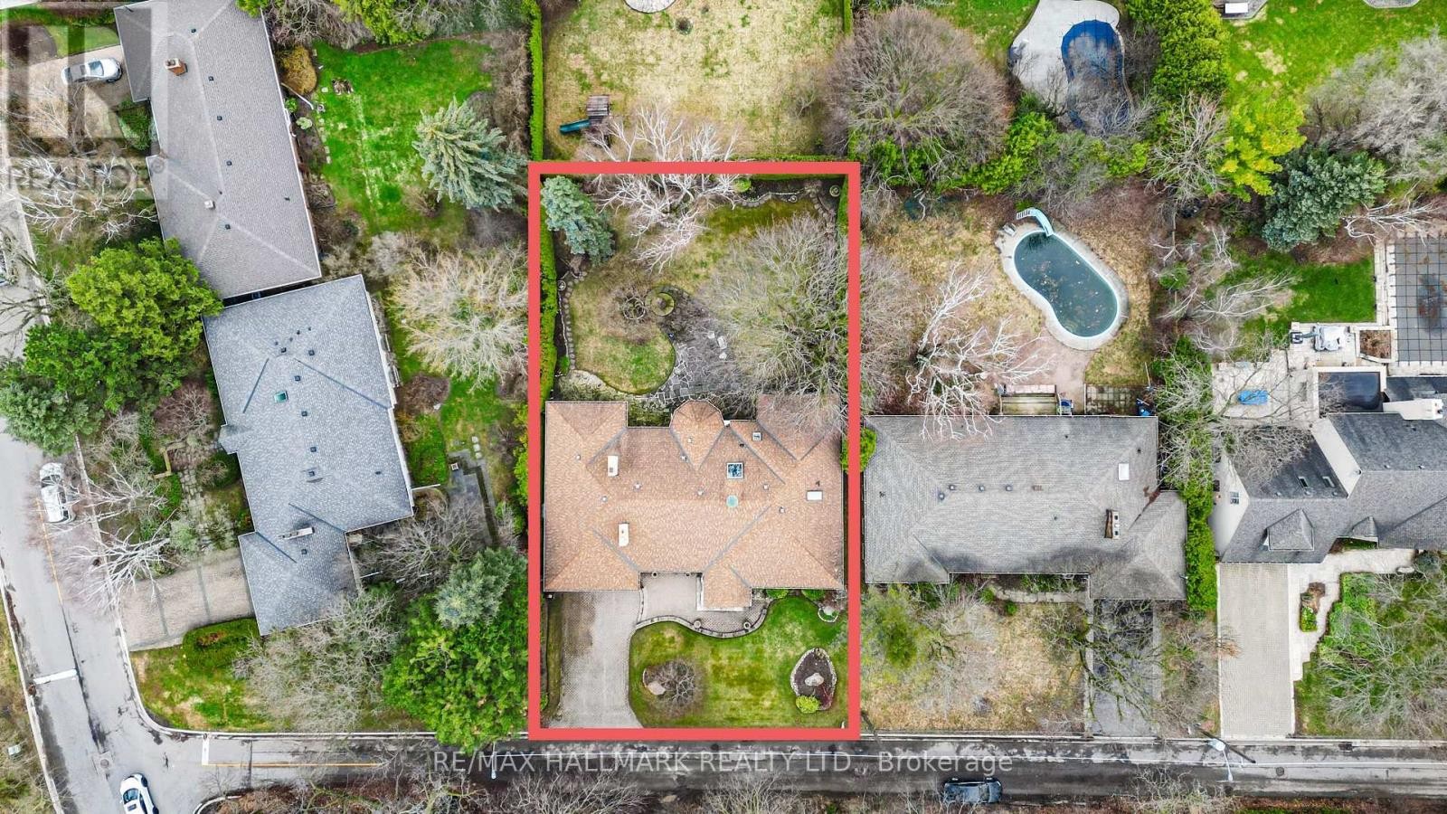












154 VALLEY ROAD

,
Toronto (Bridle Path-Sunnybrook-York Mills),




Ontario
M2L1G4


