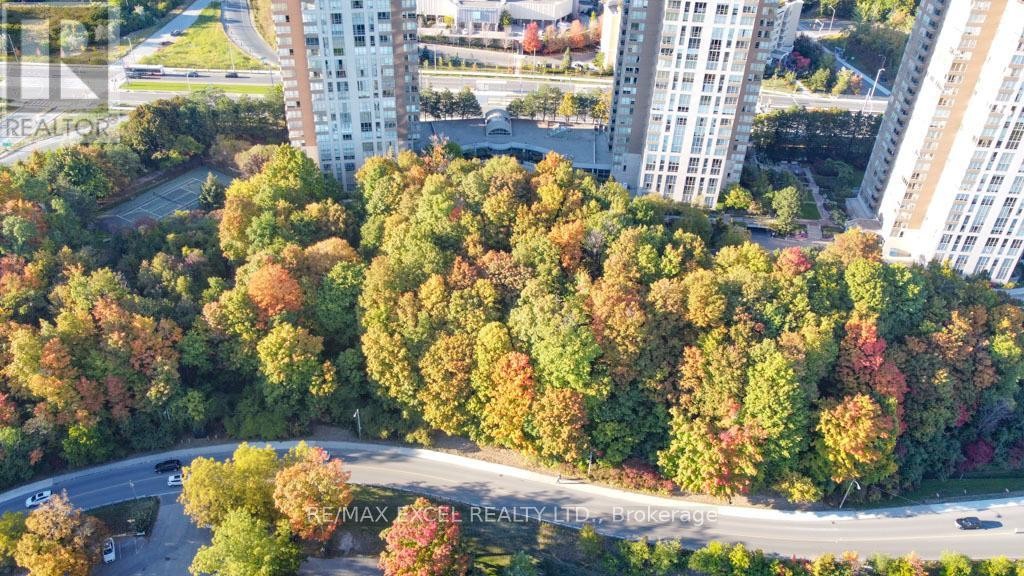 












1604 - 215 WYNFORD DRIVE

,
Toronto (Flemingdon Park),




Ontario
M3C3P5

