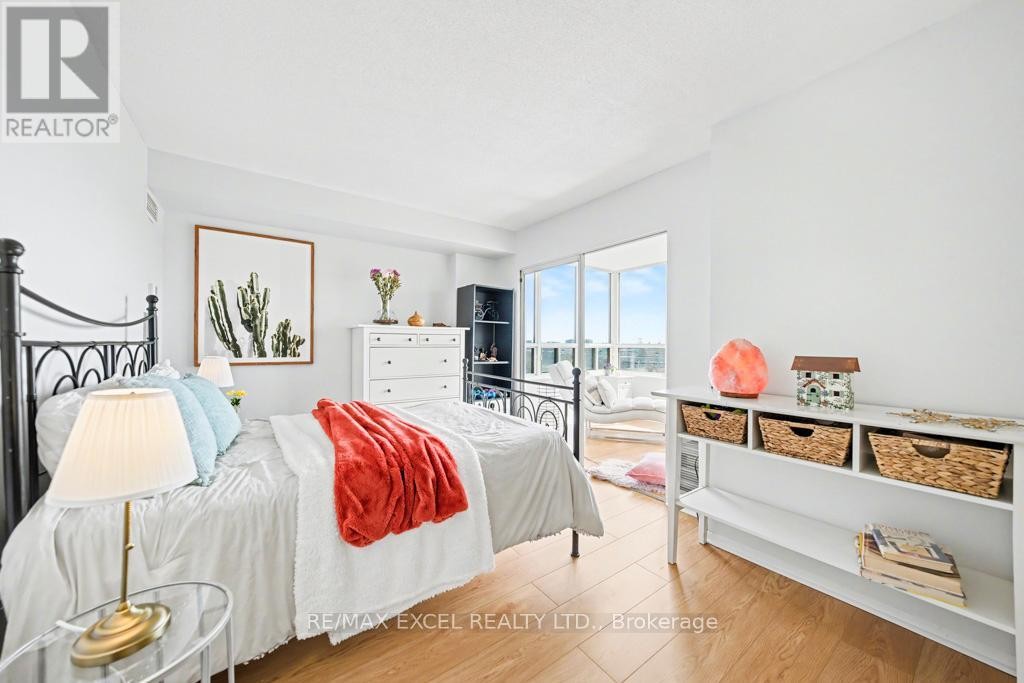 












1604 - 215 WYNFORD DRIVE

,
Toronto (Flemingdon Park),




Ontario
M3C3P5

