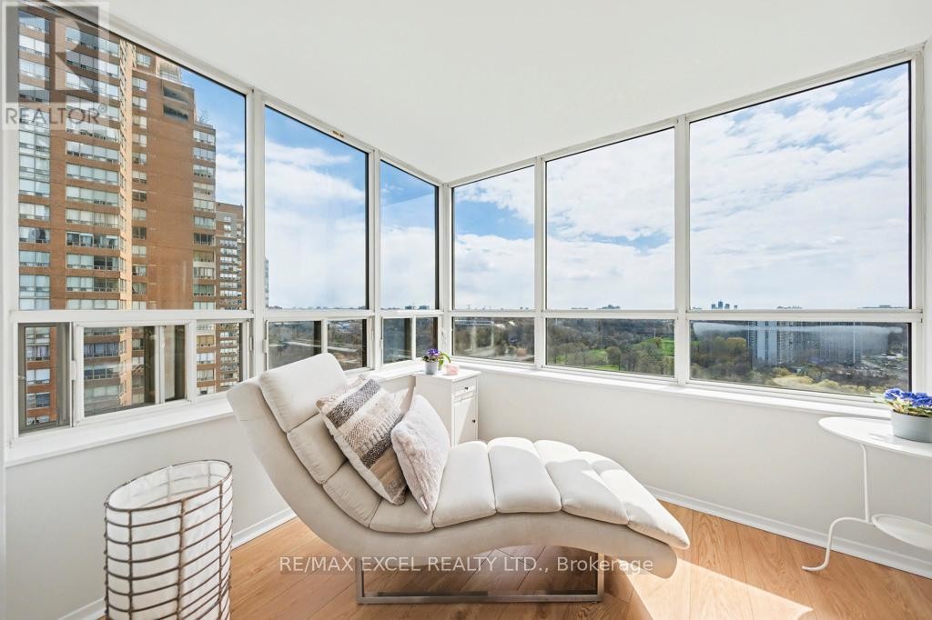 












1604 - 215 WYNFORD DRIVE

,
Toronto (Flemingdon Park),




Ontario
M3C3P5

