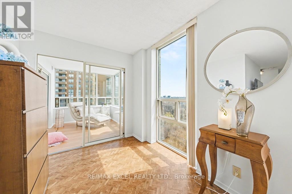 












1604 - 215 WYNFORD DRIVE

,
Toronto (Flemingdon Park),




Ontario
M3C3P5

