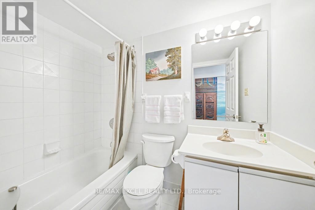 












1604 - 215 WYNFORD DRIVE

,
Toronto (Flemingdon Park),




Ontario
M3C3P5

