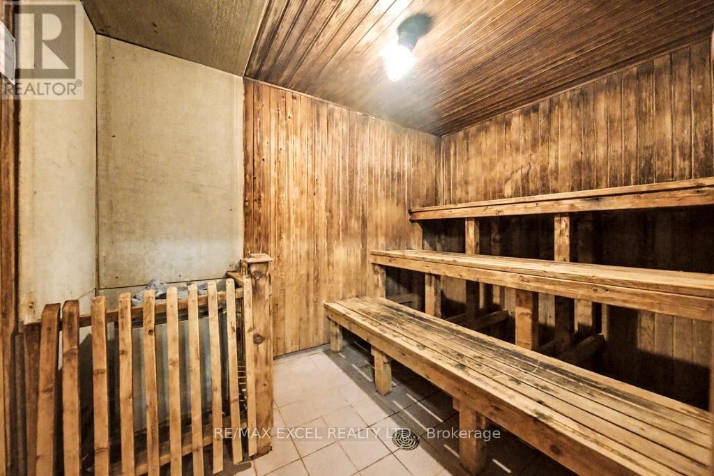 












1604 - 215 WYNFORD DRIVE

,
Toronto (Flemingdon Park),




Ontario
M3C3P5

