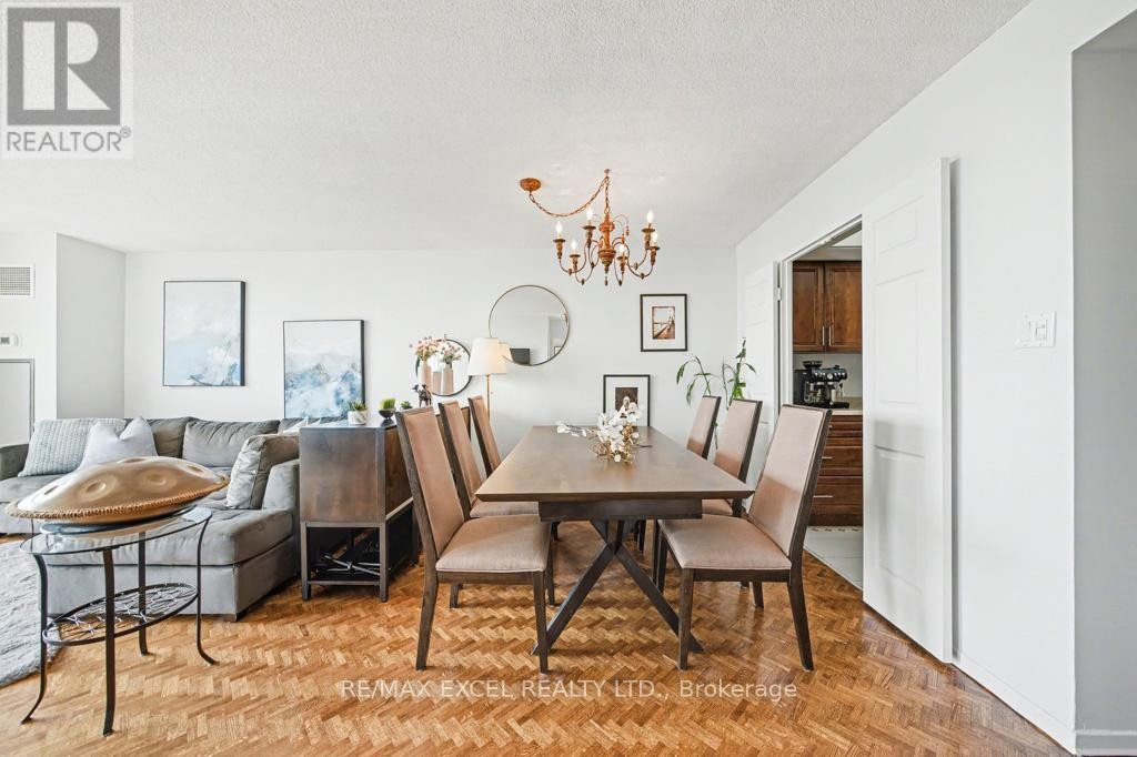 












1604 - 215 WYNFORD DRIVE

,
Toronto (Flemingdon Park),




Ontario
M3C3P5

