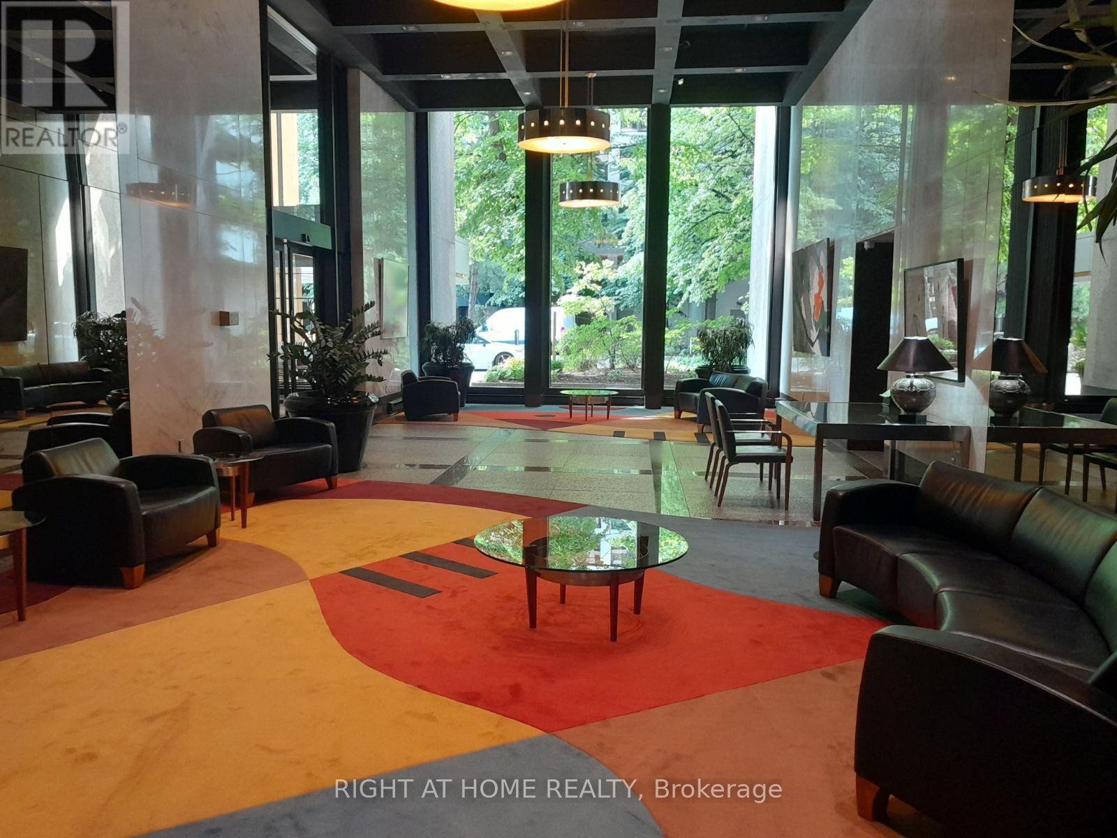 












2803 - 33 HARBOUR SQUARE

,
Toronto (Waterfront Communities),




Ontario
M5J2G2

