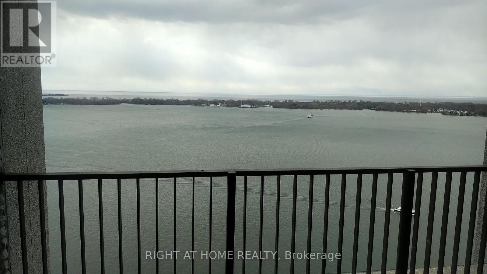 












2803 - 33 HARBOUR SQUARE

,
Toronto (Waterfront Communities),




Ontario
M5J2G2

