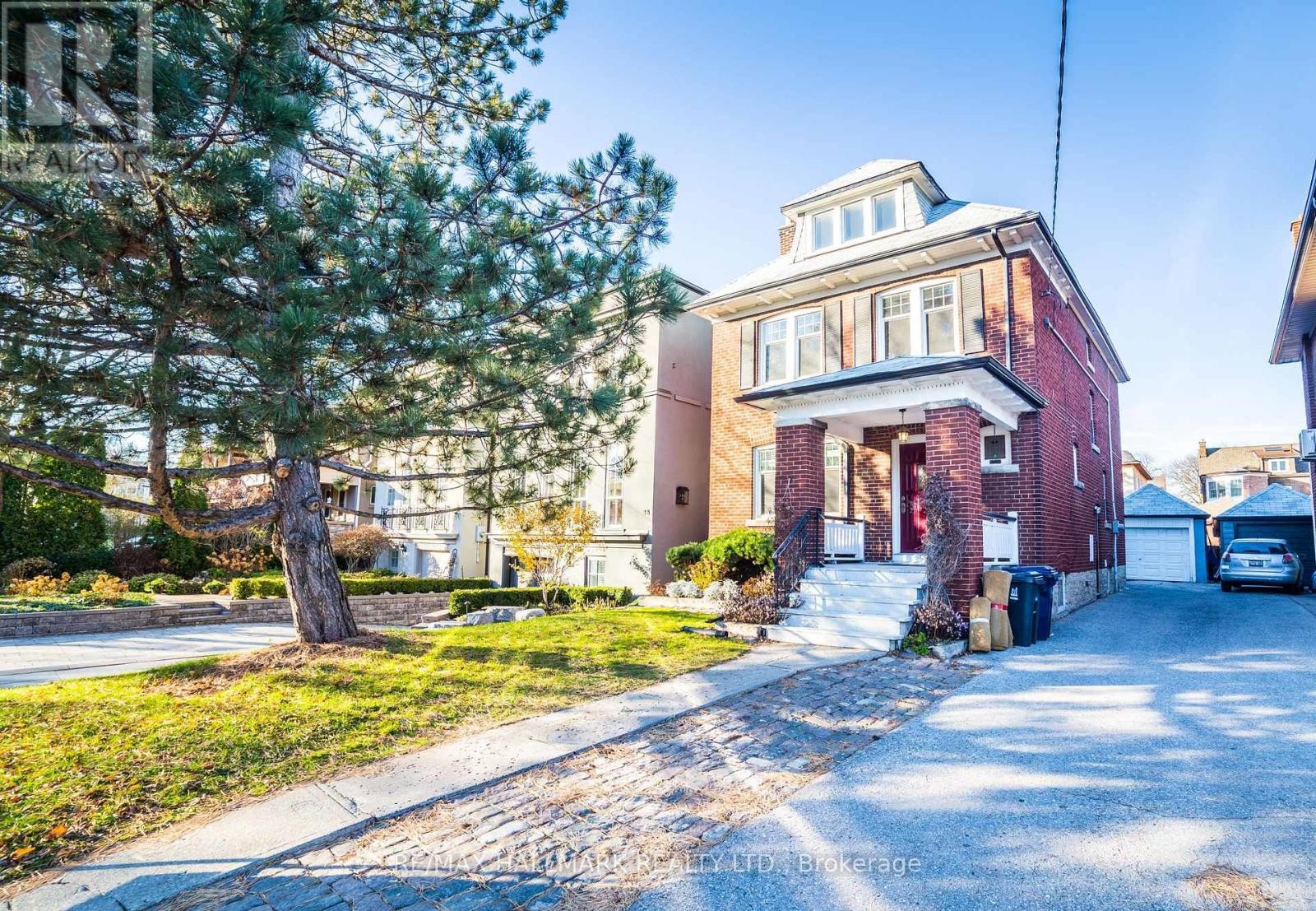 












40 SNOWDON AVENUE

,
Toronto (Lawrence Park North),




Ontario
M4N2A6

