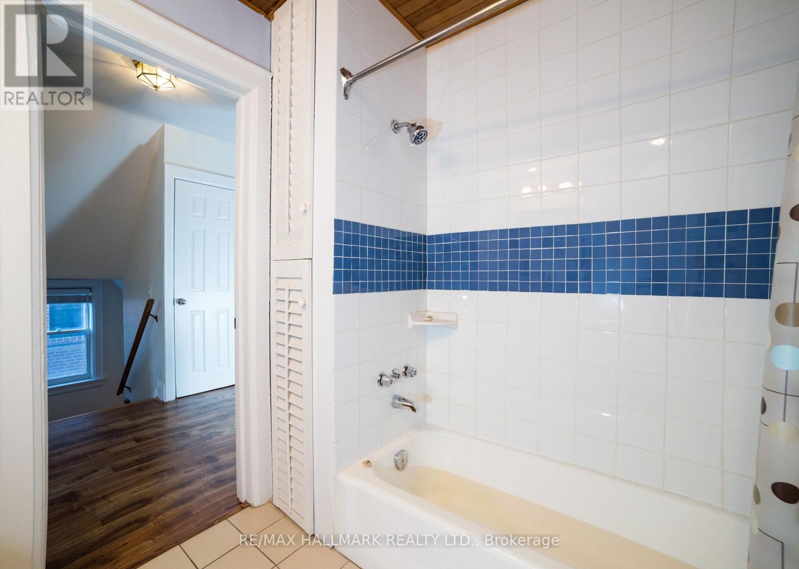 












40 SNOWDON AVENUE

,
Toronto (Lawrence Park North),




Ontario
M4N2A6


