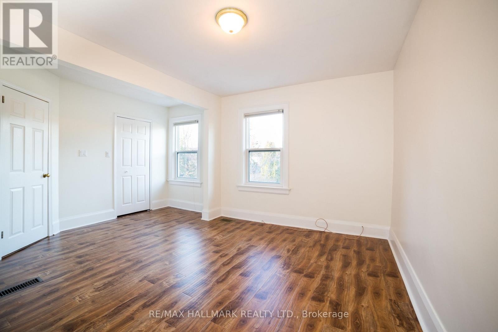 












40 SNOWDON AVENUE

,
Toronto (Lawrence Park North),




Ontario
M4N2A6

