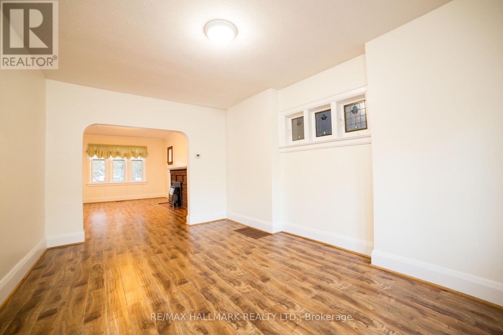 












40 SNOWDON AVENUE

,
Toronto (Lawrence Park North),




Ontario
M4N2A6

