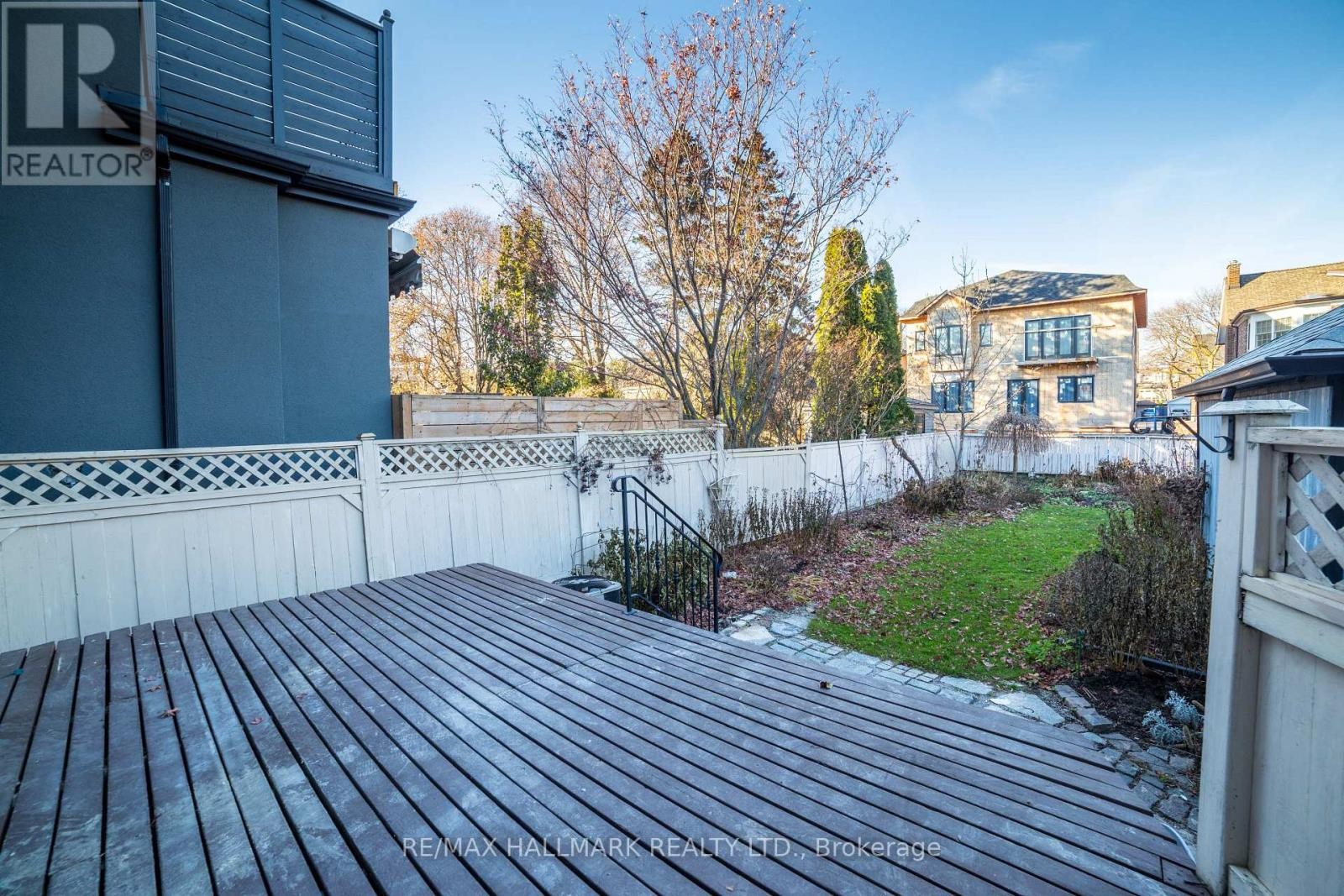 












40 SNOWDON AVENUE

,
Toronto (Lawrence Park North),




Ontario
M4N2A6

