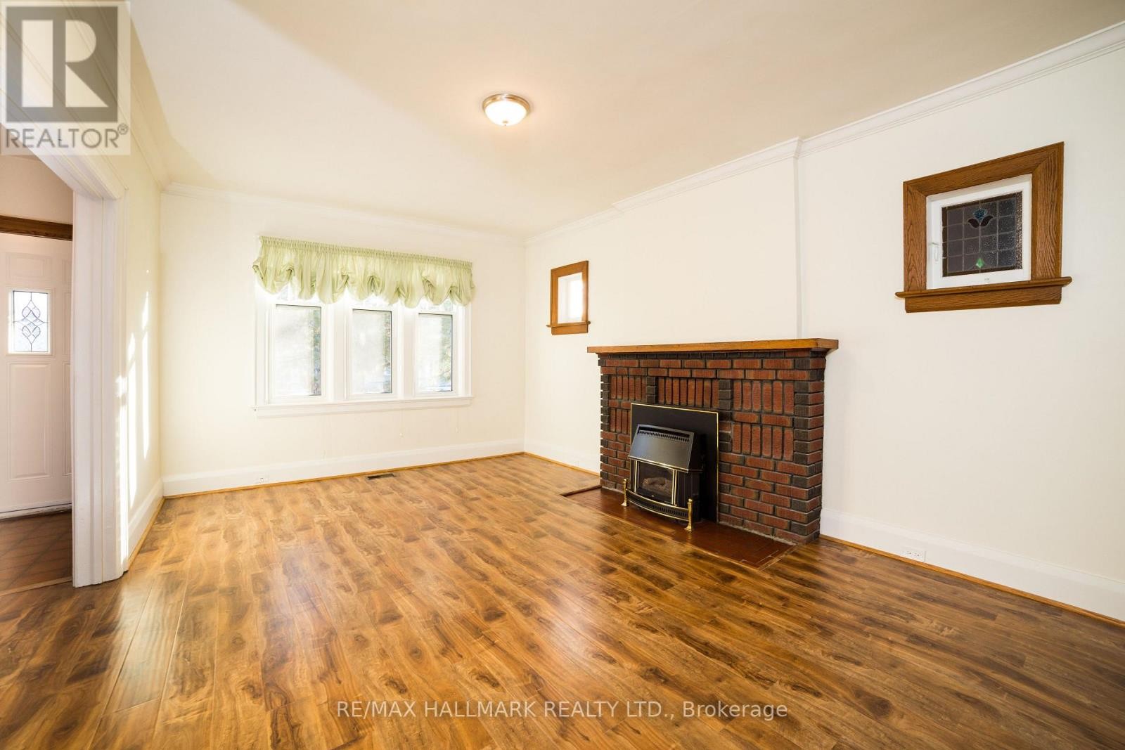 












40 SNOWDON AVENUE

,
Toronto (Lawrence Park North),




Ontario
M4N2A6

