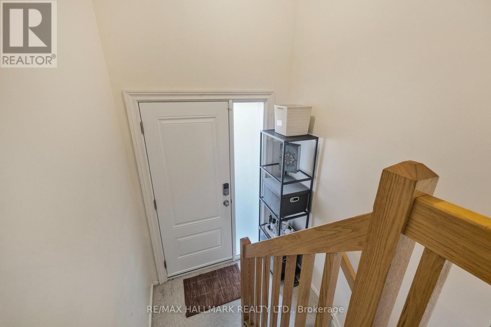 












19 TALWOOD DRIVE

,
Toronto (Banbury-Don Mills),




Ontario
M3B2P4

