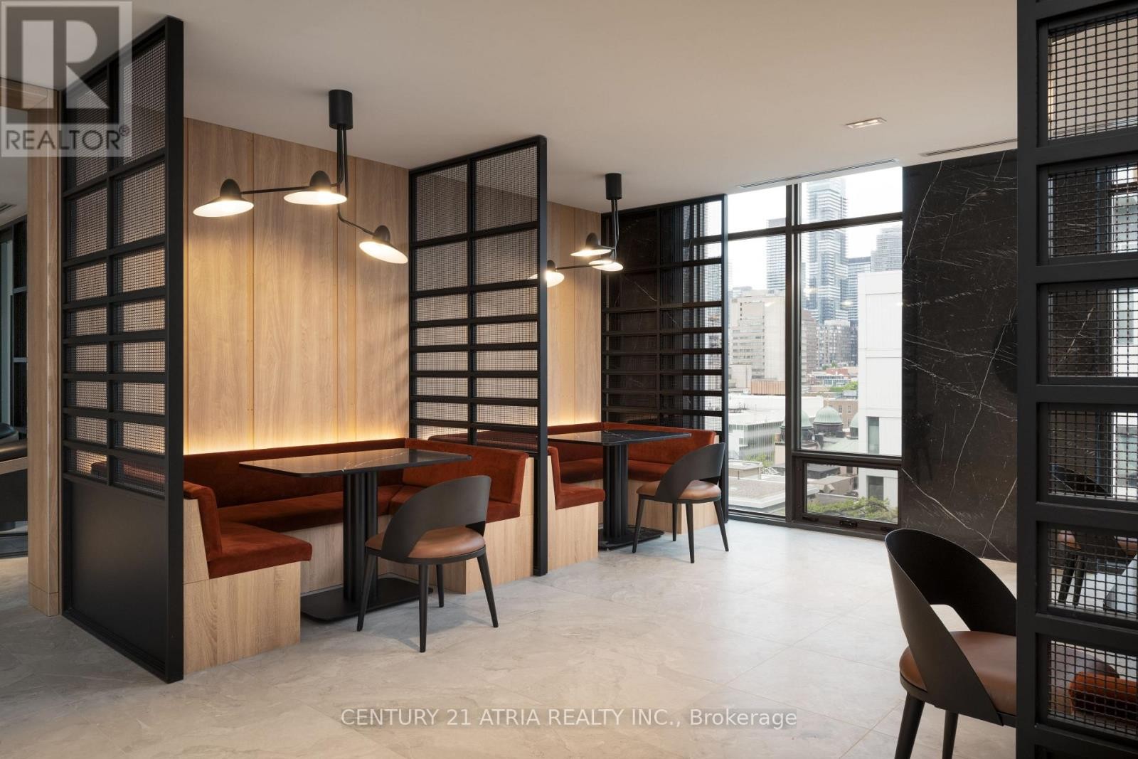 












2303 - 252 CHURCH STREET

,
Toronto (Church-Yonge Corridor),




Ontario
M5B0E6

