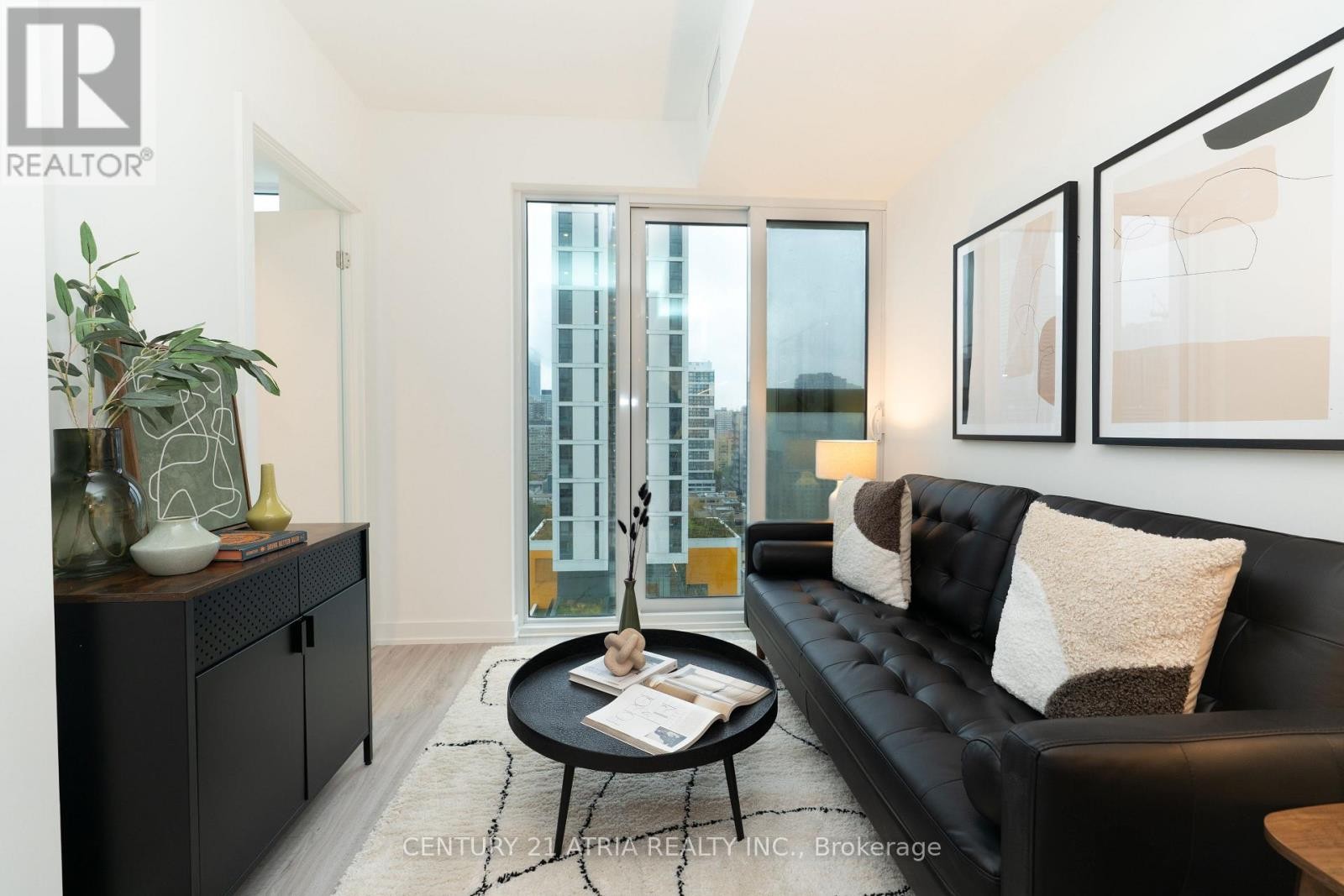 












2303 - 252 CHURCH STREET

,
Toronto (Church-Yonge Corridor),




Ontario
M5B0E6

