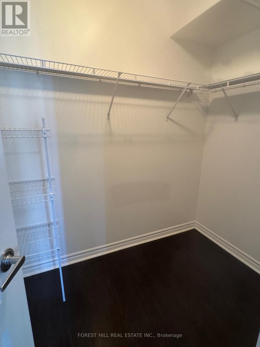 












703 - 17 BARBERRY PLACE

,
Toronto (Bayview Village),




Ontario
M2K1G9

