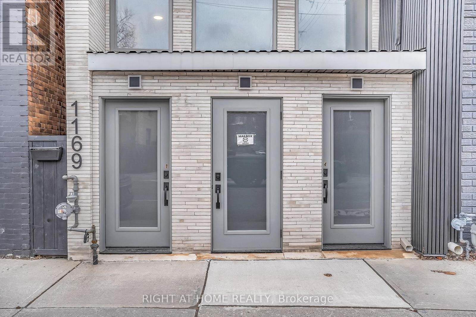 












1169 DAVENPORT ROAD

,
Toronto (Wychwood),




Ontario
M6H2G6

