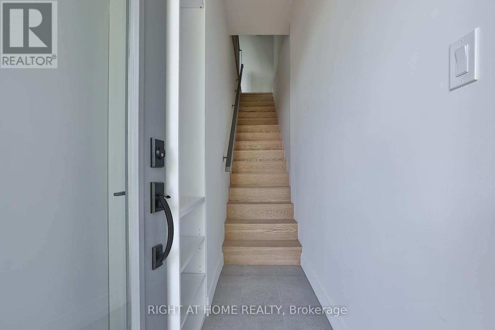 












1169 DAVENPORT ROAD

,
Toronto (Wychwood),




Ontario
M6H2G6

