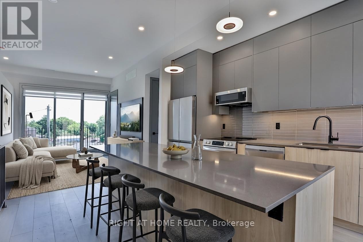 












1169 DAVENPORT ROAD

,
Toronto (Wychwood),




Ontario
M6H2G6

