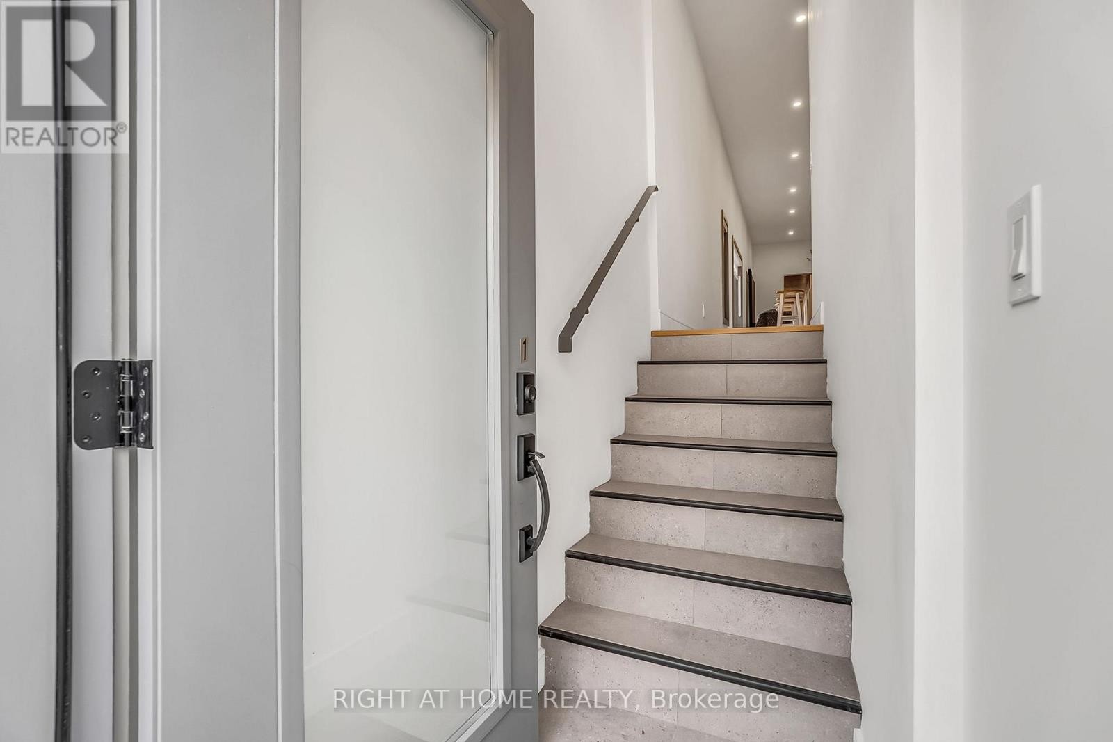 












1169 DAVENPORT ROAD

,
Toronto (Wychwood),




Ontario
M6H2G6

